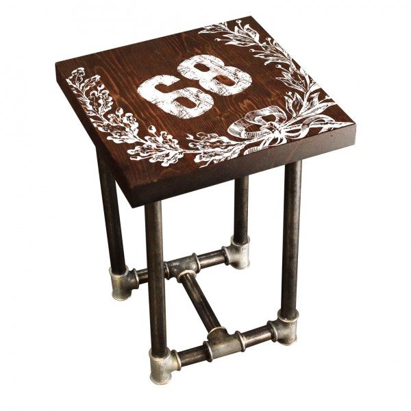 Прикроватный кофейный столик с металлическим подстольем