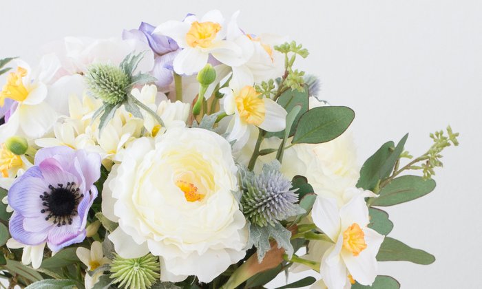 Композиция из искусственных цветов - Нарциссы, анемоны, гортензия - купить Декоративные цветы по цене 9210.0