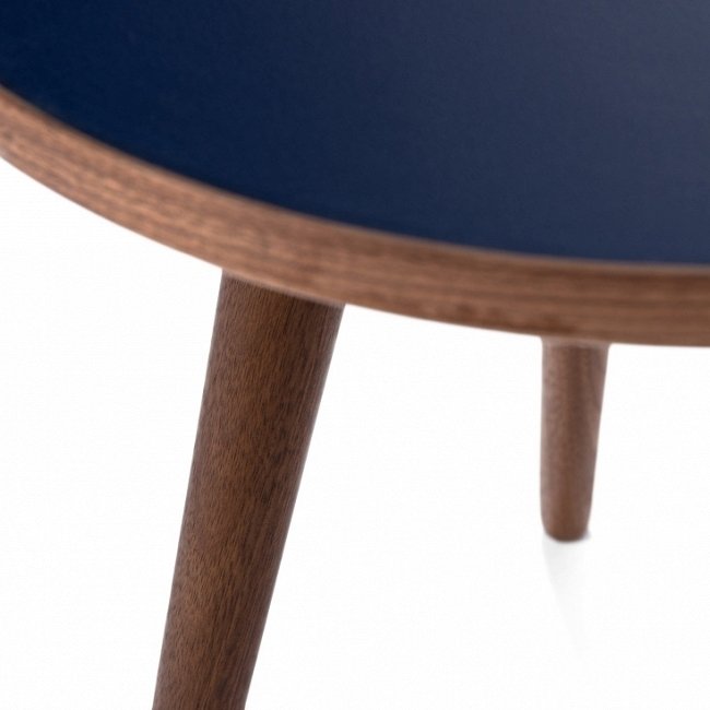 Кофейный столик "Sputnik Small" с круглой столешницей из меламина  - лучшие Кофейные столики в INMYROOM