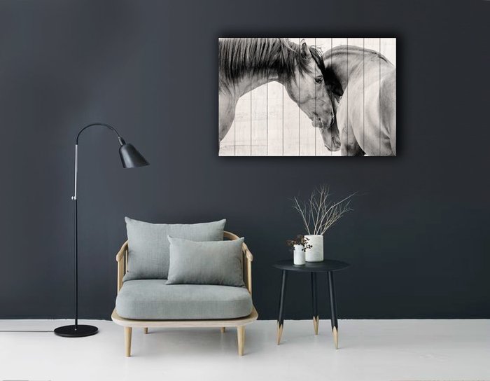 Картина на дереве Две лошади в черно-белом цвете - лучшие Картины в INMYROOM