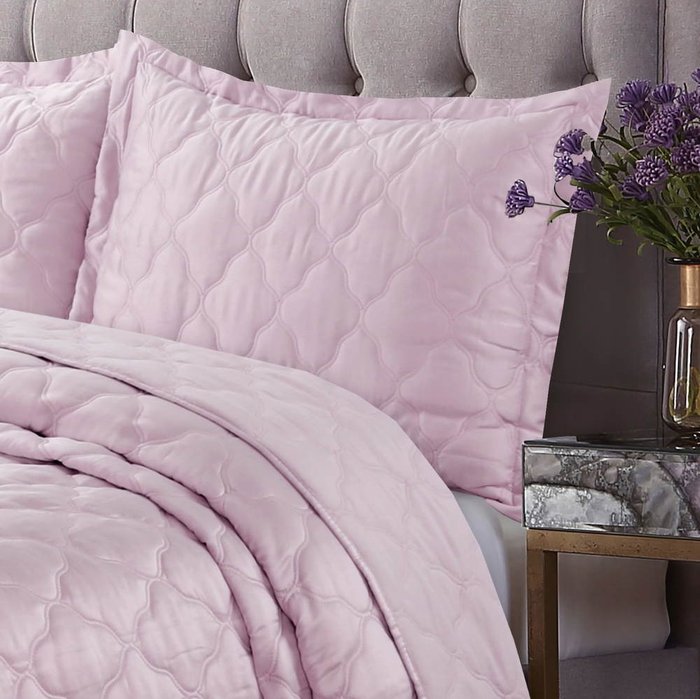 Покрывало с наволочками Одри 240х260 пепельно-розового цвета - лучшие Покрывала в INMYROOM