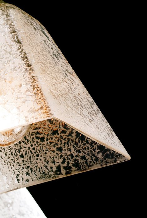 Настольная лампа Ming Wang с плафоном из хрусталя прозрачно-белого цвета - лучшие Настольные лампы в INMYROOM