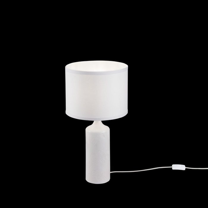 Настольная лампа Parfenon белого цвета - купить Настольные лампы по цене 7020.0