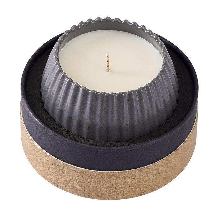 Свеча ароматическая Vetiver & black cypress серого цвета - купить Свечи по цене 2590.0