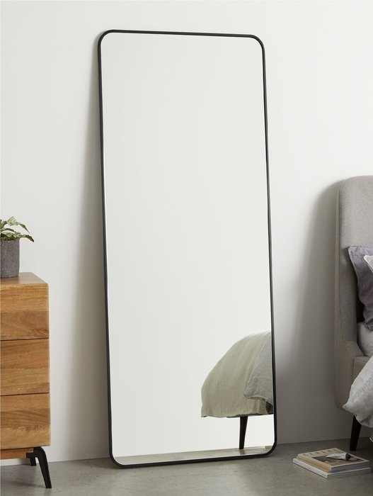 Настенное зеркало Smart XL в раме черного цвета - купить Настенные зеркала по цене 27900.0