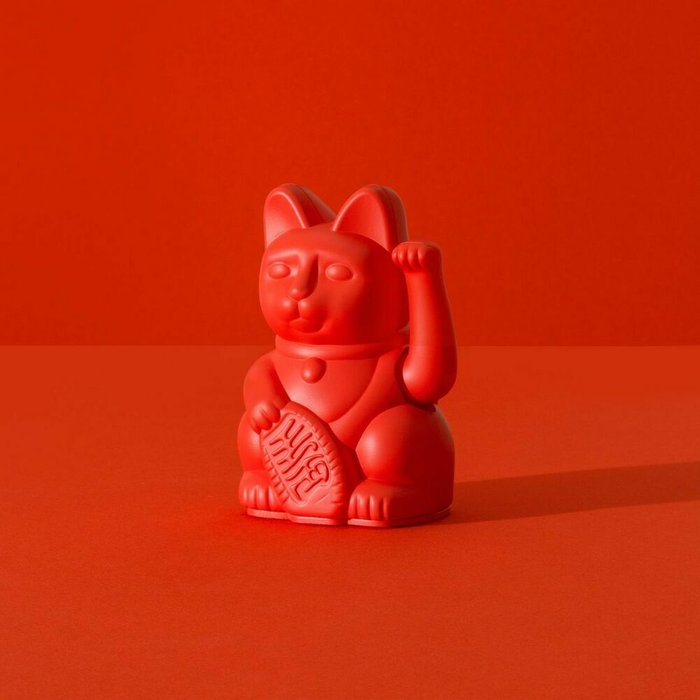 Декоративная фигурка-статуэтка Lucky Cat Mini красного цвета - купить Фигуры и статуэтки по цене 2179.0