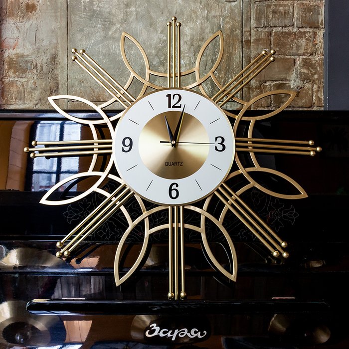 Часы настенные Флоренс золотого цвета - лучшие Часы в INMYROOM