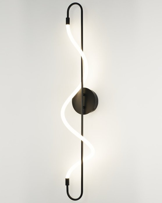 Настенный светодиодный светильник True черного цвета - купить Бра и настенные светильники по цене 12190.0