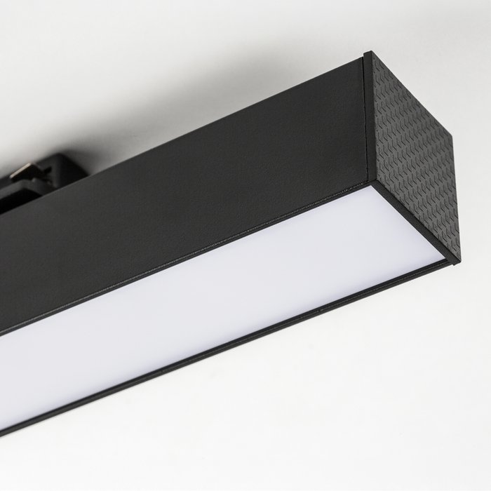 Светильник линейный д/трека LILLA LED 20W 1500LM 120G ЧЕРНЫЙ 3000K - купить Трековые светильники по цене 1999.0 Светильник линейный д/трека LILLA LED 20W 1500LM 120G ЧЕРНЫЙ 3000K - купить Трековые светильники по цене 1999.0