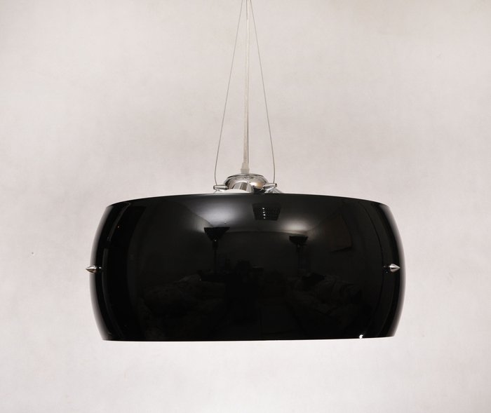 Подвесной светильник Stilio черного цвета