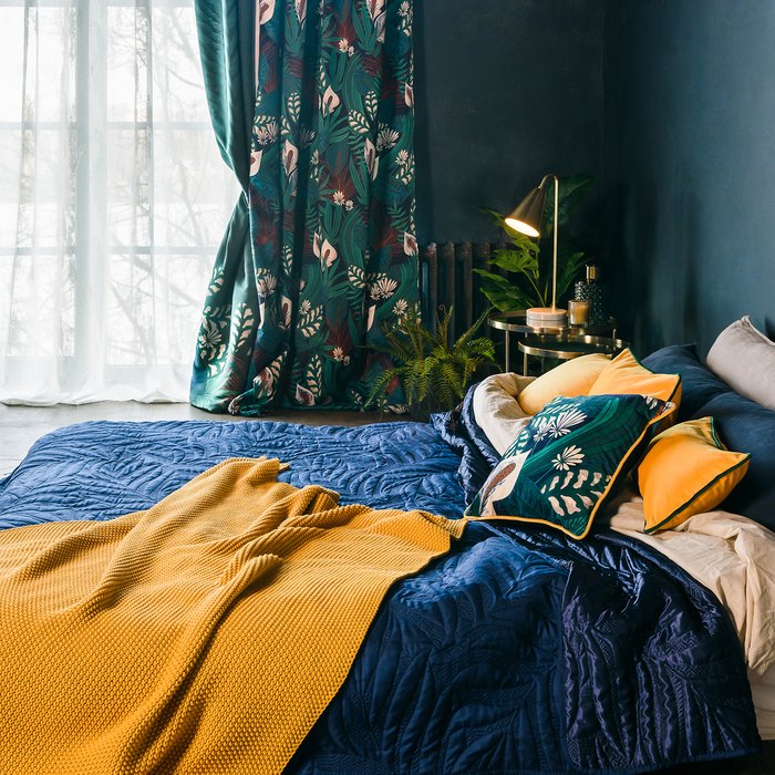 Декоративная подушка Shangri La 40х40 желтого цвета - лучшие Декоративные подушки в INMYROOM