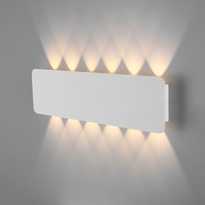 Настенный светодиодный светильник 40139/1 LED белый - купить Бра и настенные светильники по цене 5631.0