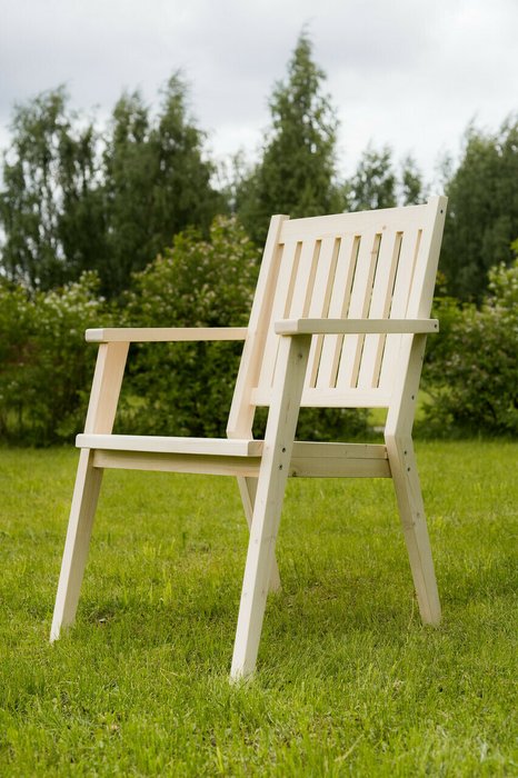 Кресло садовое с подлокотниками из массива ели - лучшие Садовые стулья в INMYROOM