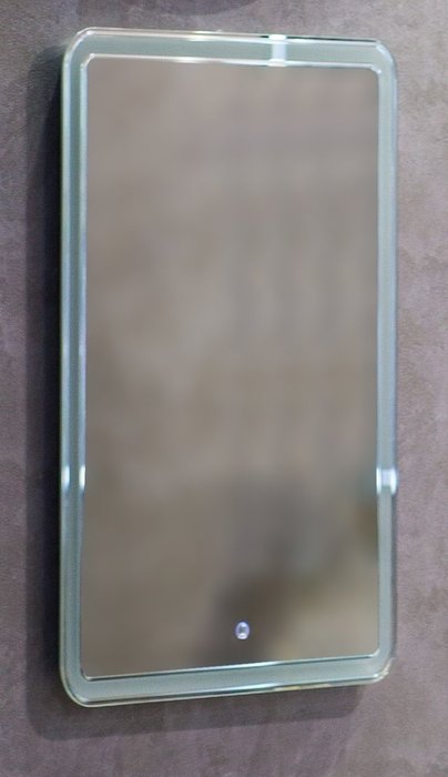Настенное зеркало Artamp Max Vita 50x80 с подсветкой - лучшие Настенные зеркала в INMYROOM