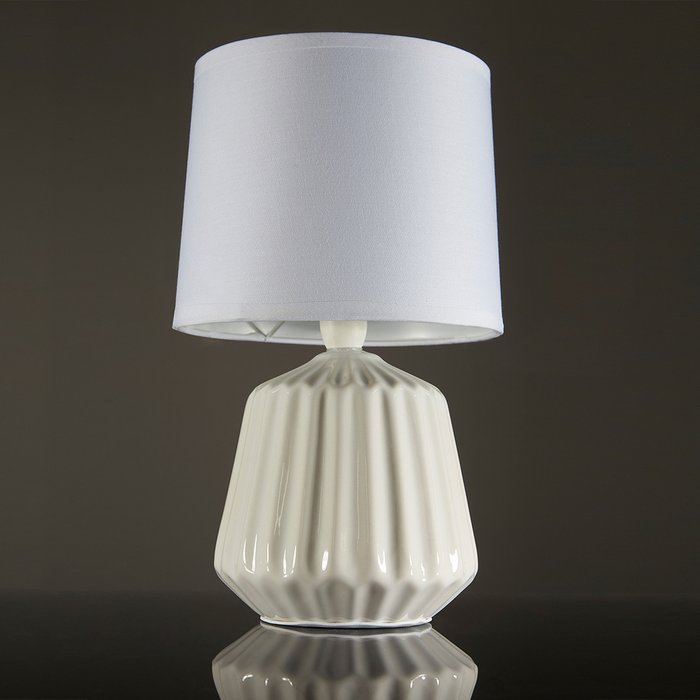 Настольная лампа Escada 10219/T White - купить Настольные лампы по цене 3370.0