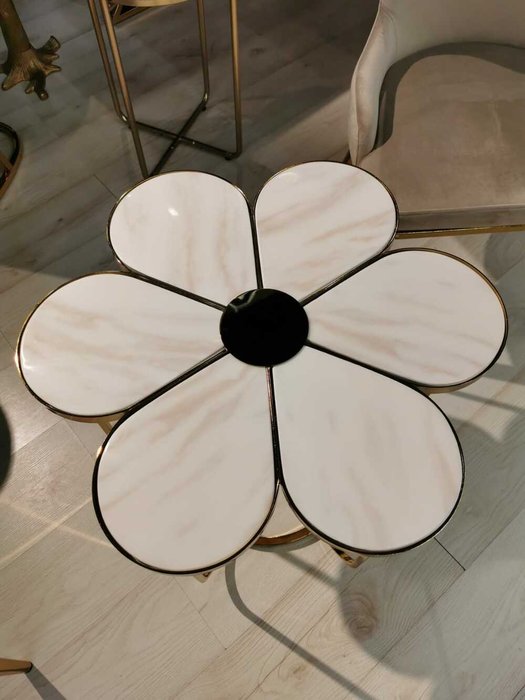 Стол кофейный Флер со столешницей цвета белый мрамор - лучшие Кофейные столики в INMYROOM