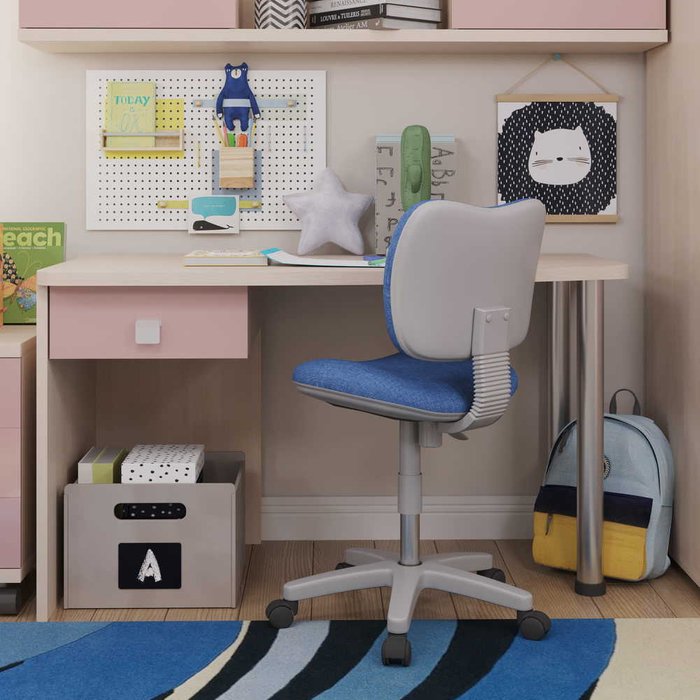Детский письменный стол Тиана бежевого цвета с розовым ящиком - лучшие Детские столы в INMYROOM