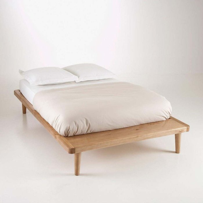 Кровать с платформой из массива сосны и кроватным основанием Jimi 140x190 бежевого цвета
