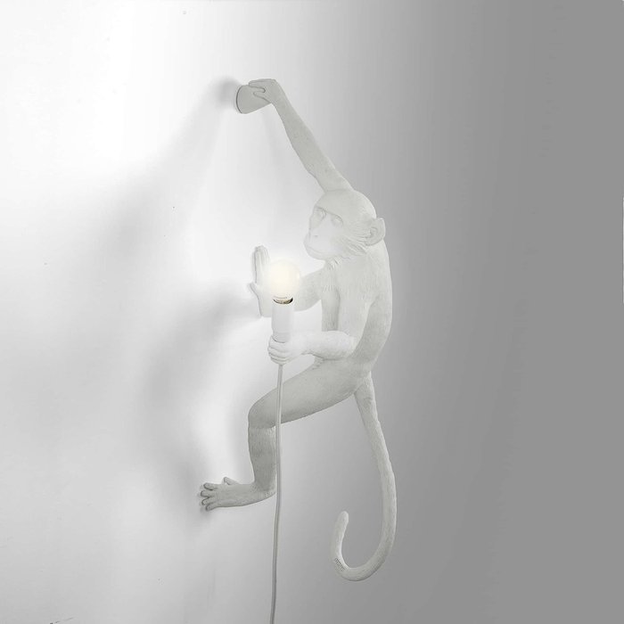 Настенный светильник Обезьяна белого цвета - купить Бра и настенные светильники по цене 31790.0