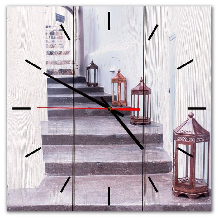 Настенные часы Фонари из массива сосны 30х30