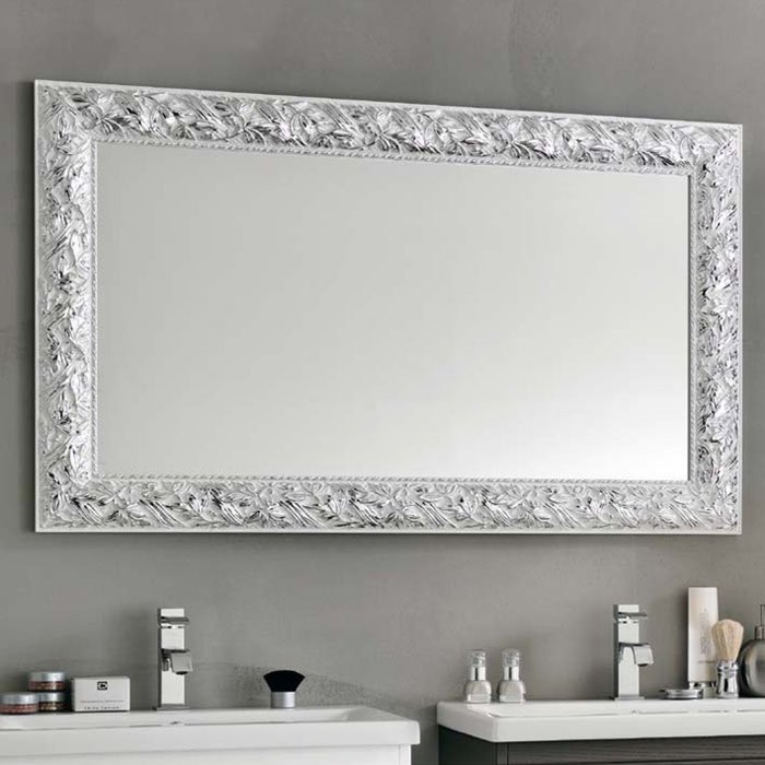 Настенное зеркало Olivia в раме бело-серебряного цвета
