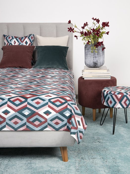 Декоративная подушка Еscada lagoon красно-голубого цвета - купить Декоративные подушки по цене 649.0
