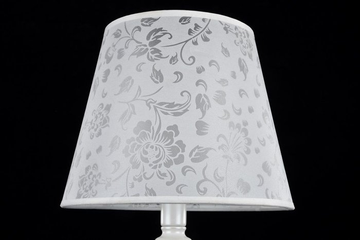 Настольная лампа Adelaide с металлическим основанием - купить Настольные лампы по цене 7200.0