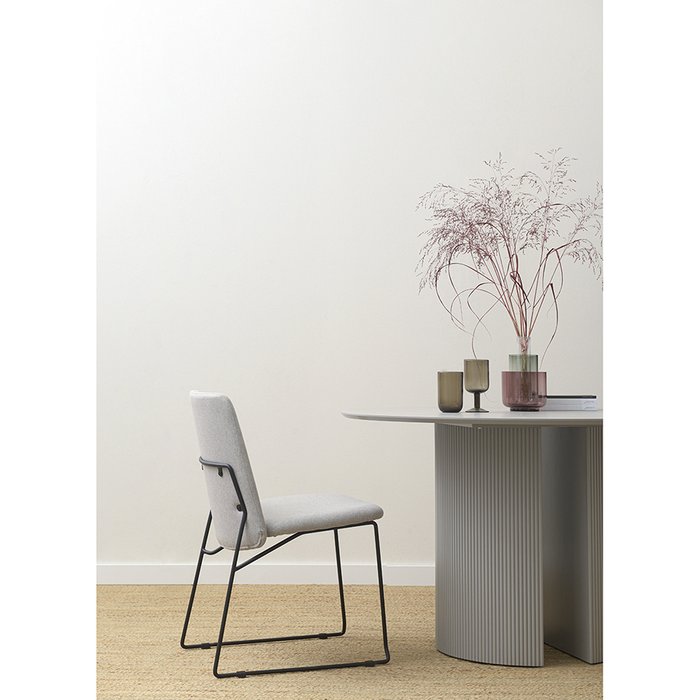 Стул Niels светло-серого цвета - лучшие Обеденные стулья в INMYROOM