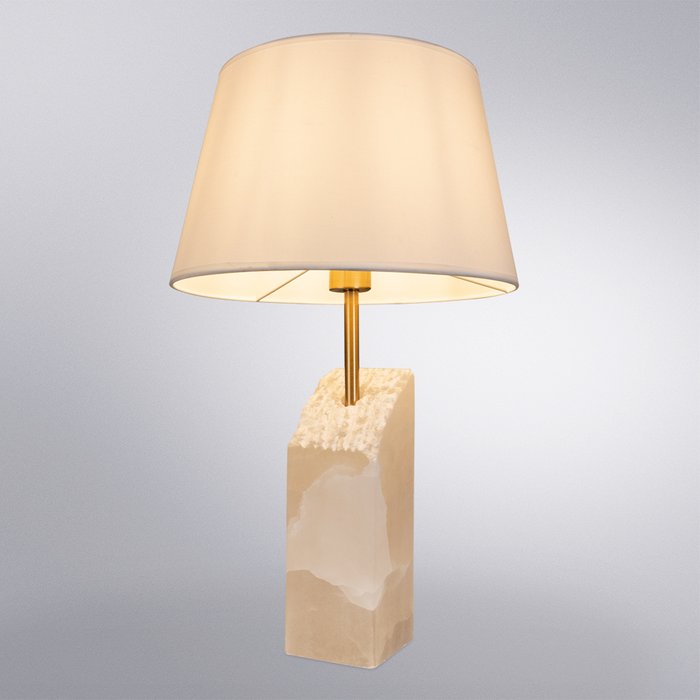 Настольная лампа Porrima белого цвета - купить Настольные лампы по цене 20990.0