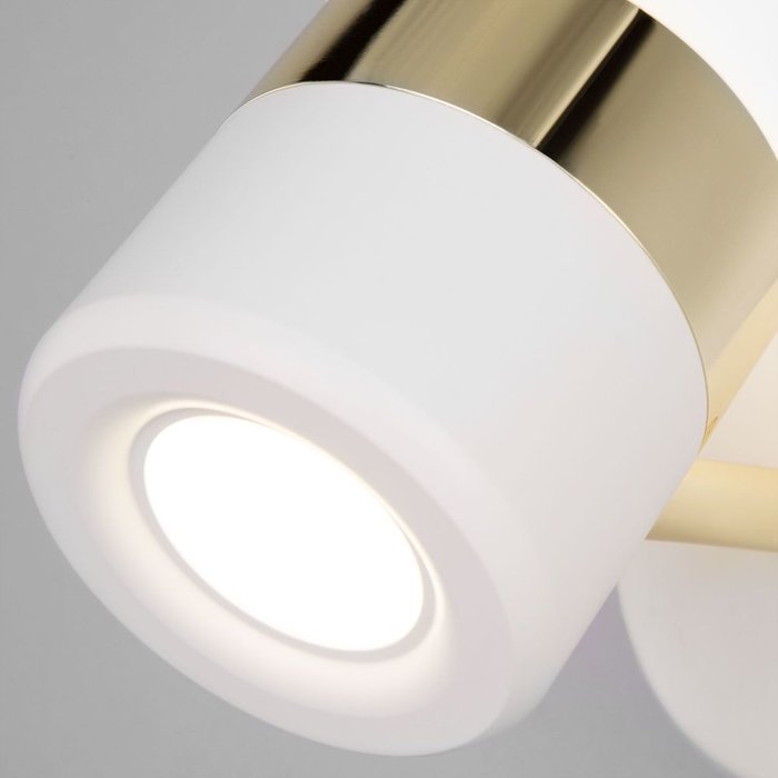 Настенный светодиодный светильник 20165/1 LED золото/белый Oskar - лучшие Бра и настенные светильники в INMYROOM