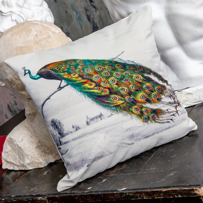 Интерьерная подушка Величественно окрашенный портрет павлина, версия 2 - лучшие Декоративные подушки в INMYROOM