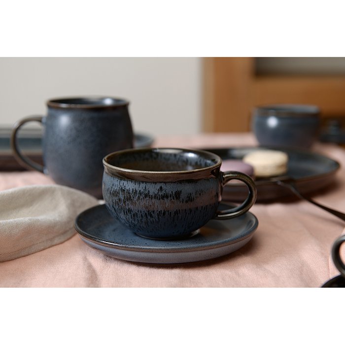 Набор из двух чайных пар Cosmic kitchen черно-синего цвета - купить Для чая и кофе по цене 2350.0