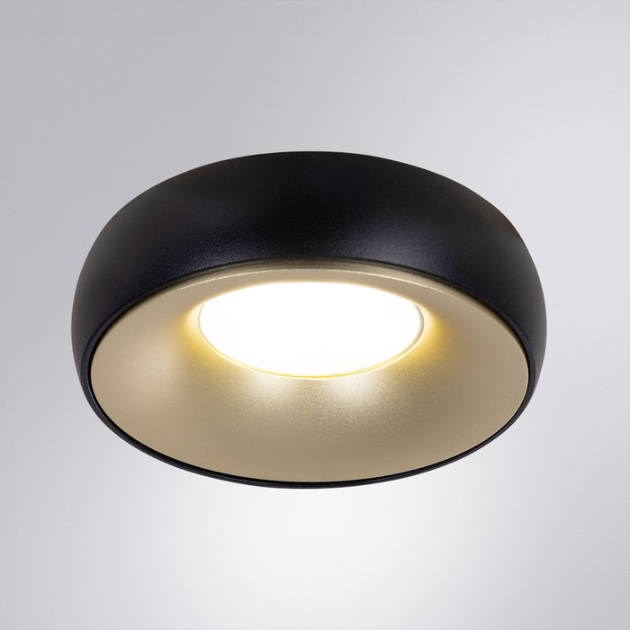 Точечный встраиваемый светильник Heze черно-золотого цвета - купить Встраиваемые споты по цене 890.0