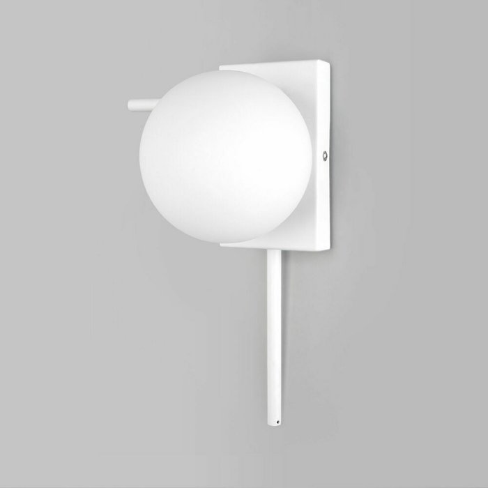 Настенный светильник Fredo белого цвета - лучшие Бра и настенные светильники в INMYROOM