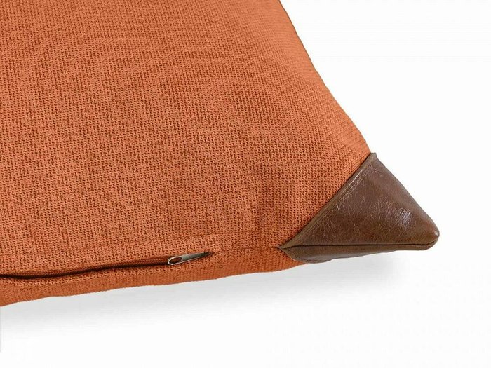 Подушка Chesterfield 60х60 оранжевого цвета - лучшие Декоративные подушки в INMYROOM