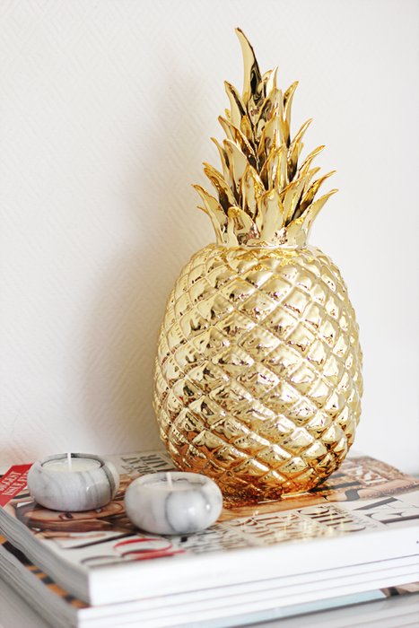 Декор Pineapple gold золотого цвета - купить Фигуры и статуэтки по цене 5770.0