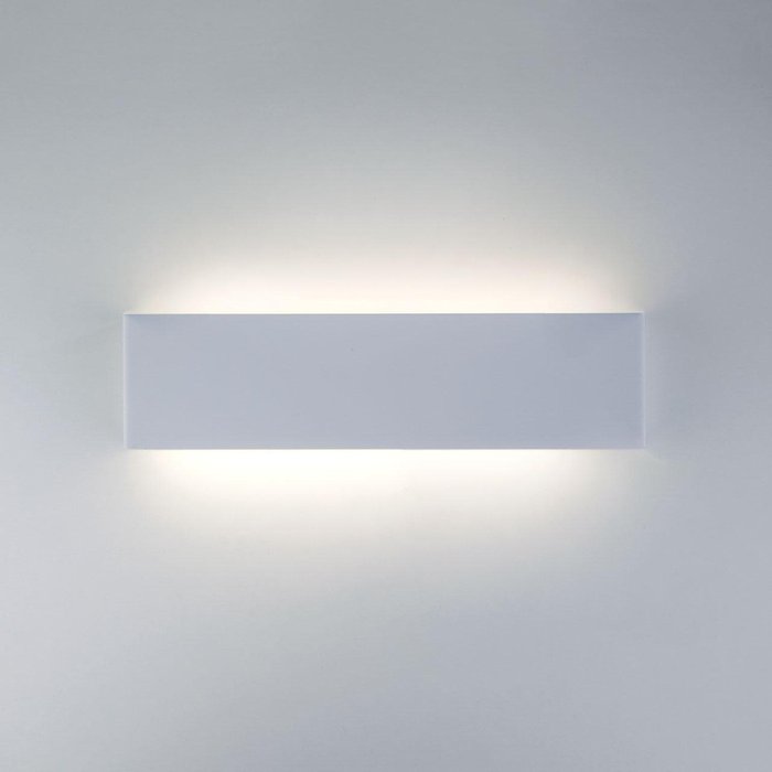 Настенный светодиодный светильник 40131/1 LED белый Straight