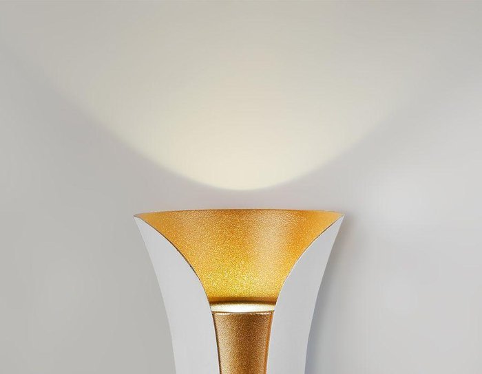Настенный светодиодный светильник Sota бело-золотого цвета - купить Бра и настенные светильники по цене 4898.0