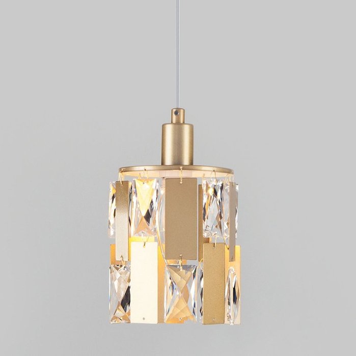 Подвесной светильник Scoppio с хрустальным плафоном золотого цвета