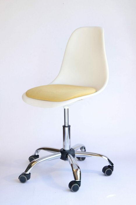 Офисное кресло Смузи Хром бело-горчичного цвета - купить Офисные кресла по цене 6990.0