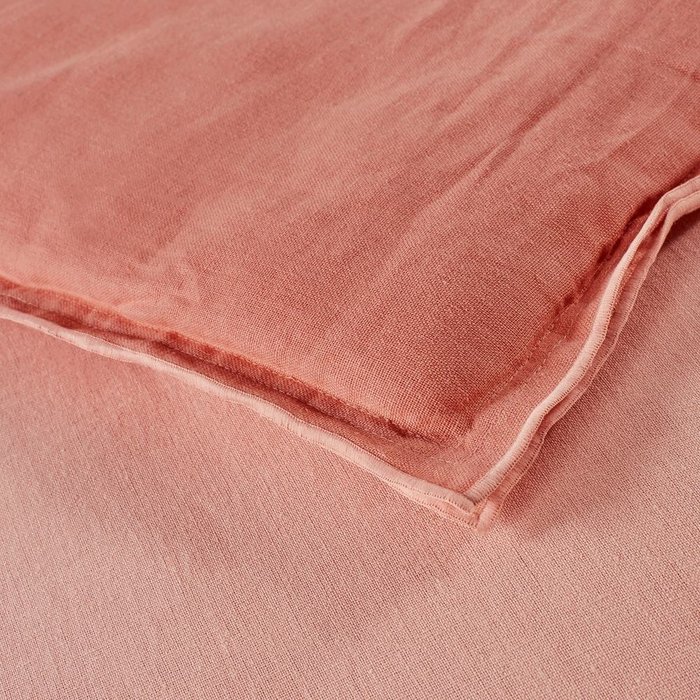 Покрывало Ystad из льна и вискозы розового цвета 180x230 - купить Покрывала по цене 9029.0