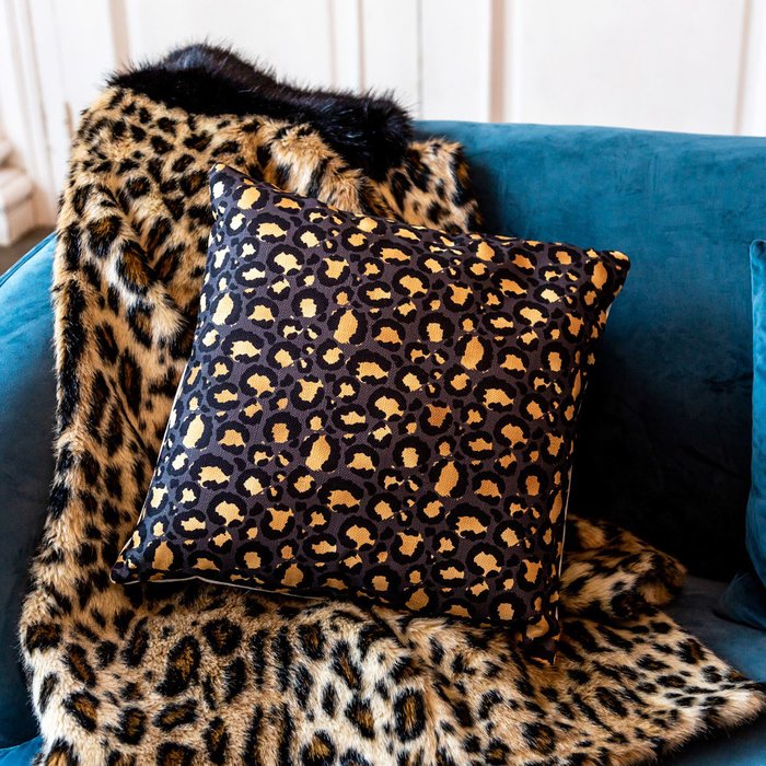 Интерьерная подушка Леопард изумрудного цвета - лучшие Декоративные подушки в INMYROOM