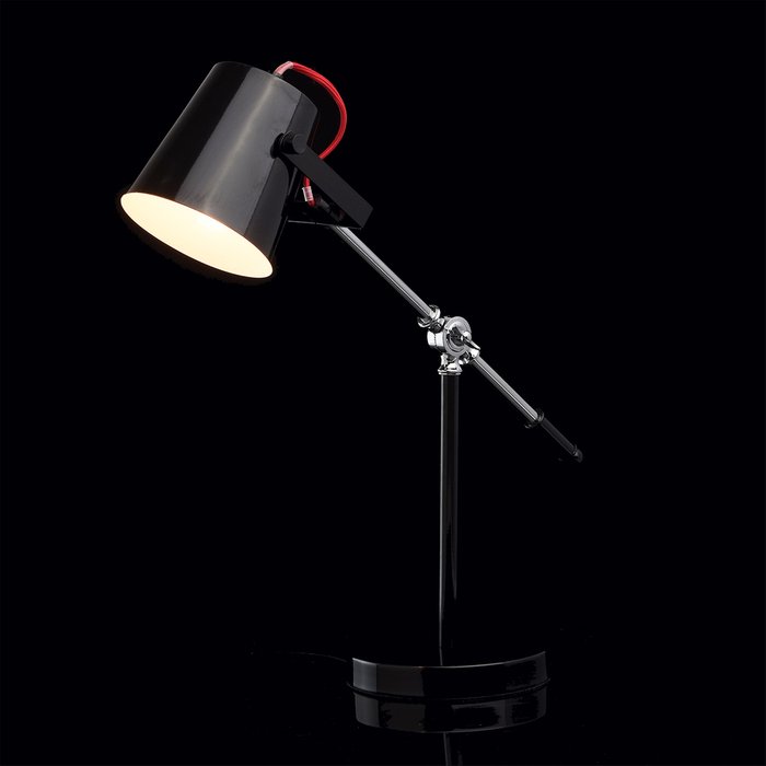 Настольная лампа Акцент черного цвета - купить Рабочие лампы по цене 3920.0