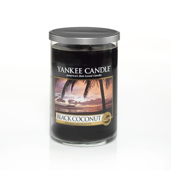Ароматическая свеча в стакане Yankee Candle Black coconut / Чёрный кокос