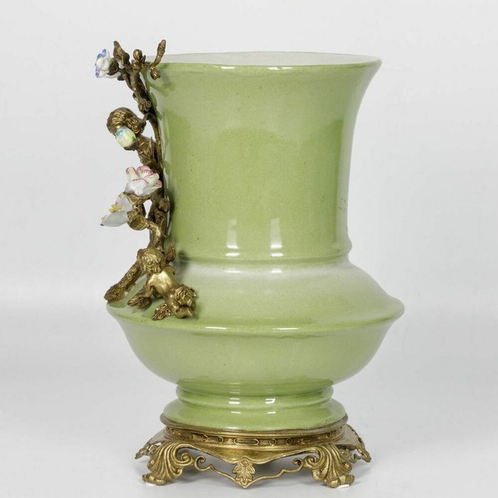 Фарфоровая ваза с ангелами зеленого цвета - лучшие Вазы  в INMYROOM