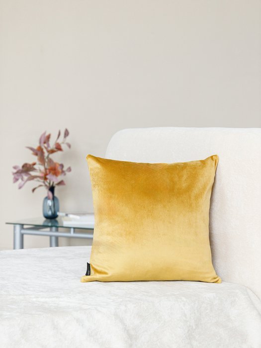 Декоративная подушка Monaco yellow 45х45 желтого цвета - лучшие Декоративные подушки в INMYROOM