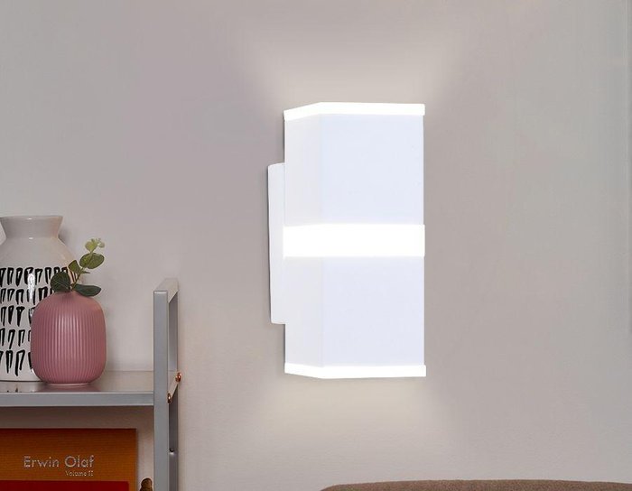 Настенный светодиодный светильник Wal белого цвета - лучшие Бра и настенные светильники в INMYROOM