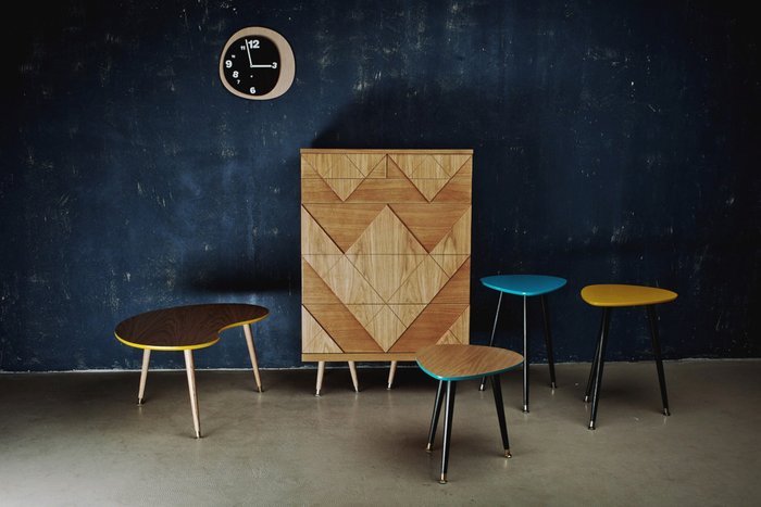 Журнальный стол приставной WOODI "Капля" из дерева с кофейной столешницей - лучшие Кофейные столики в INMYROOM