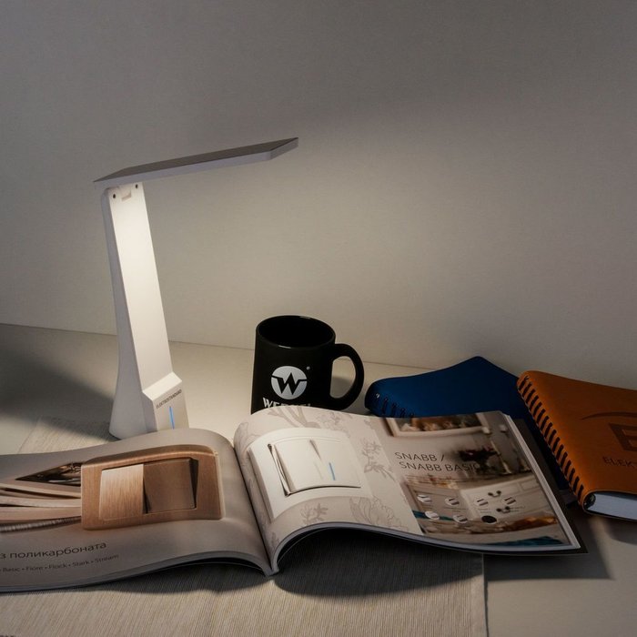 Настольный светодиодный светильник Desk белый/золотой TL90450 - лучшие Рабочие лампы в INMYROOM