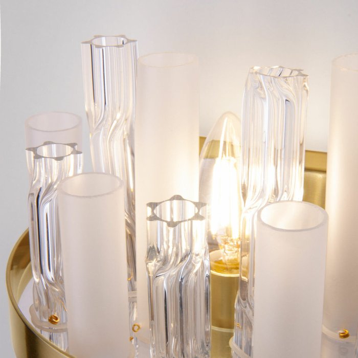 Настенный светильник с декором Hollis бело-латунного цвета - лучшие Бра и настенные светильники в INMYROOM